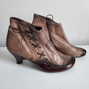 Hispanitas Gray & Brown Wingtip Side Tie & Zip Ankle Boots, 8